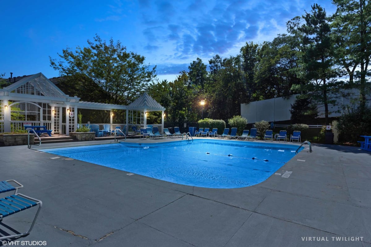 Hyde Park, Cincinnati Apartments BrookStone Village